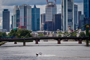 Jet Boot Action Tour - Cruise in der City von Frankfurt