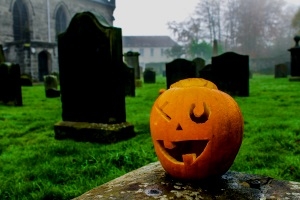 Halloween-Spezial - Taschenlampen-Führung über den Hauptfriedhof