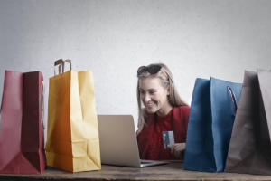 Kleiderschrank neu ordnen & Kleidung gewinnbringend verkaufen - Via App zur Goldmarie!
