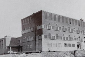 Architekturführung im Rahmen von 100 Jahre Neues Frankfurt – Pestalozzischule