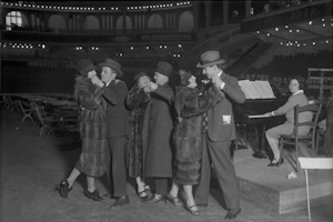 Varieté, Tanz & Elend – Wie schillernd war Frankfurt in den Zwanziger Jahren? Ein Abend im Theater Alte Brücke mit Sabine Börchers